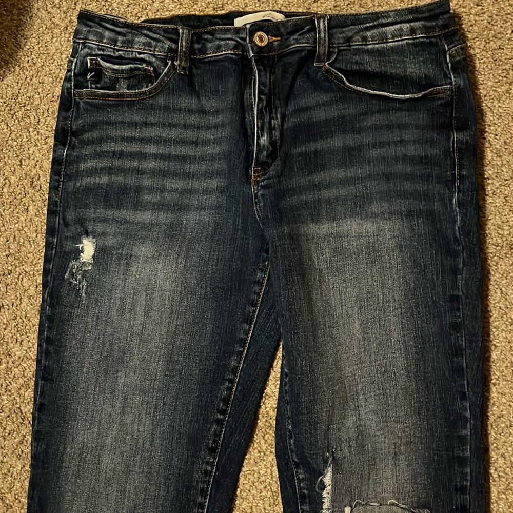 Kancan denim crop jeans with flare bottom. Size 29